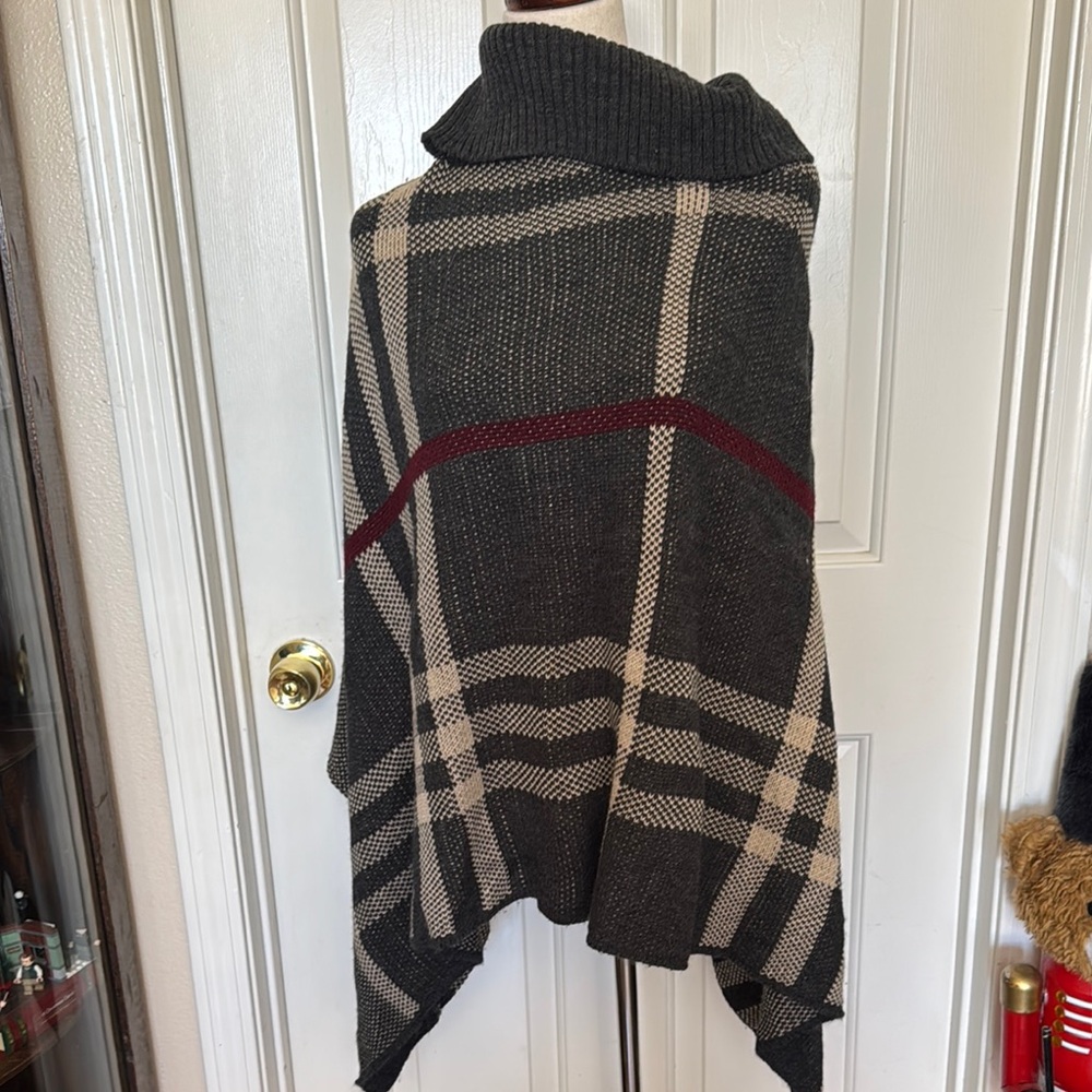 Plaid Knit Poncho in Black and Cream